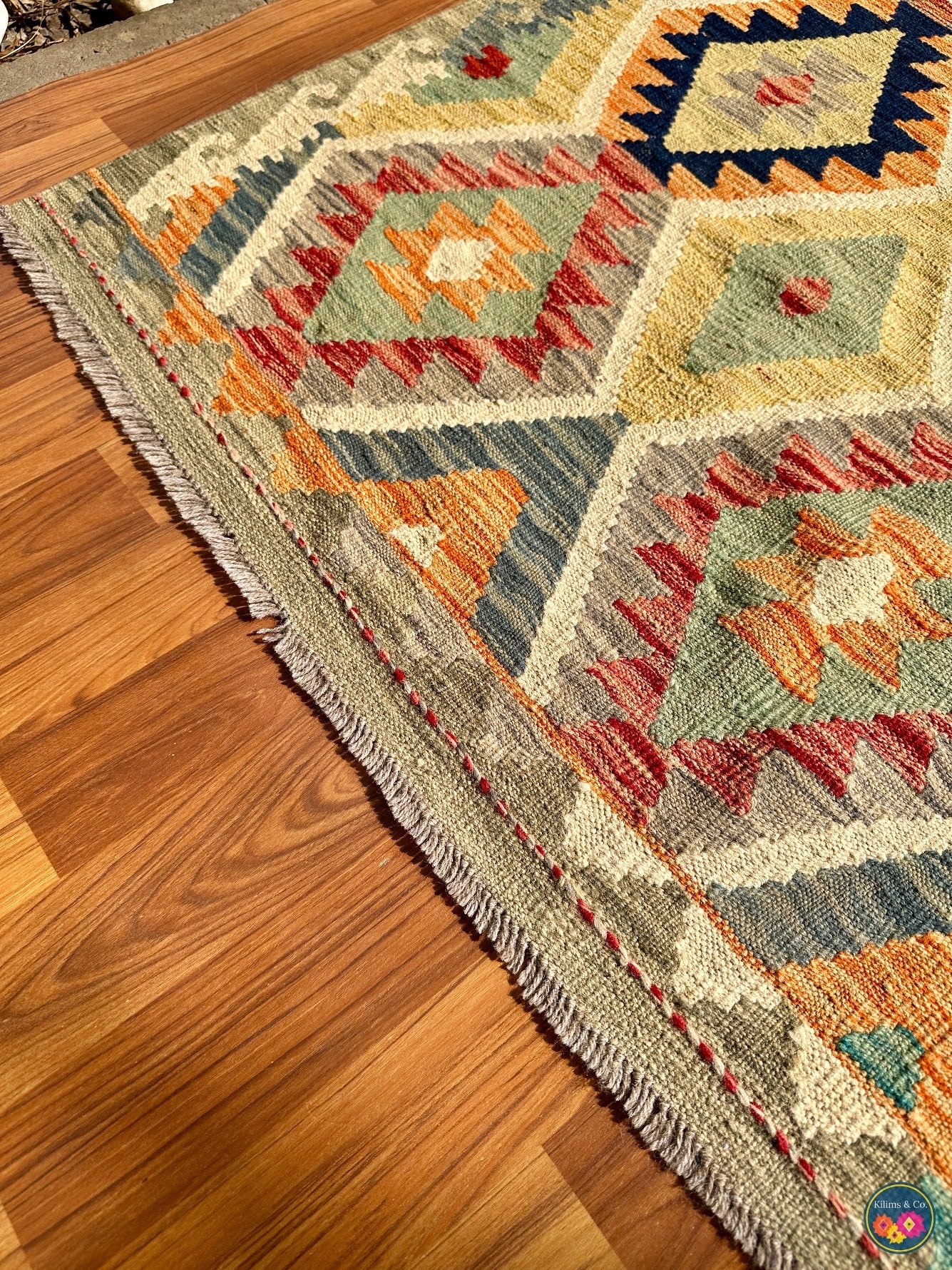 Pure wool kilim (6′2″ × 4′1″)