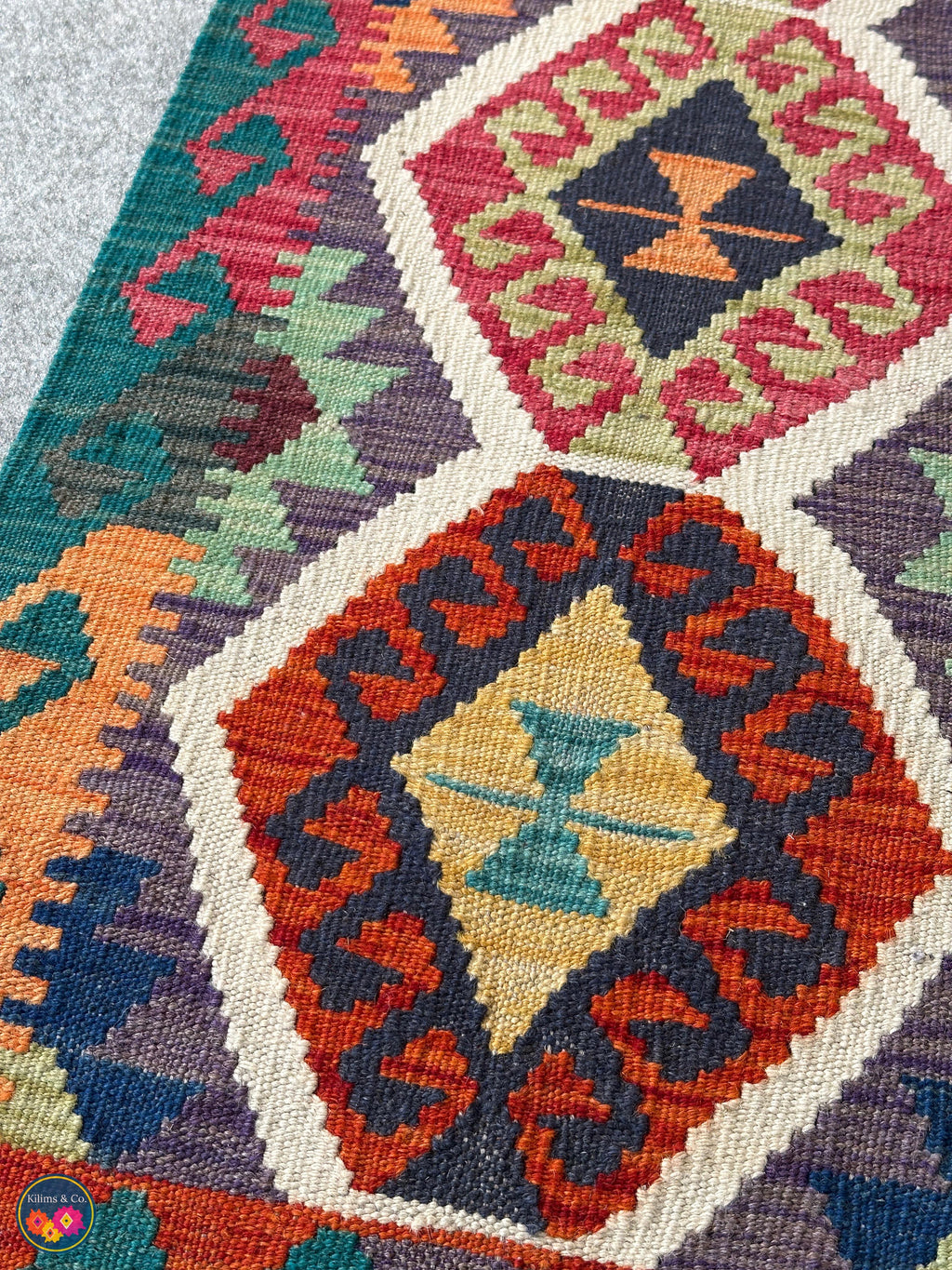 Table Runner (4’8” x 1'9”)