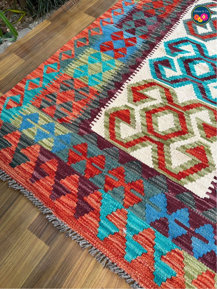 Pure wool kilim 4ft 11in x 3ft 6in