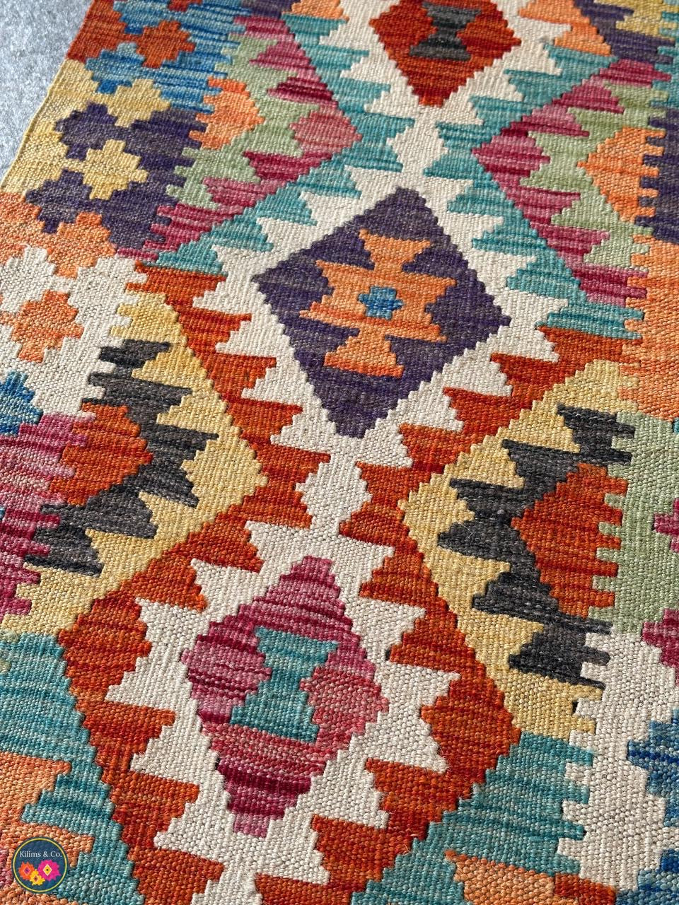 Table Runner (4’10” x 1'9”)