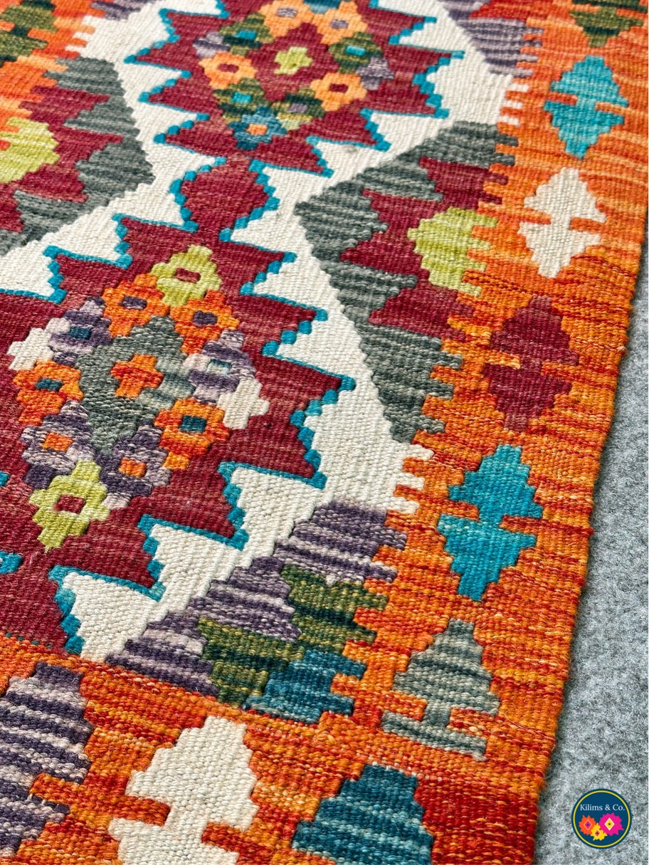 Table Runner (4’2" x 1'8")