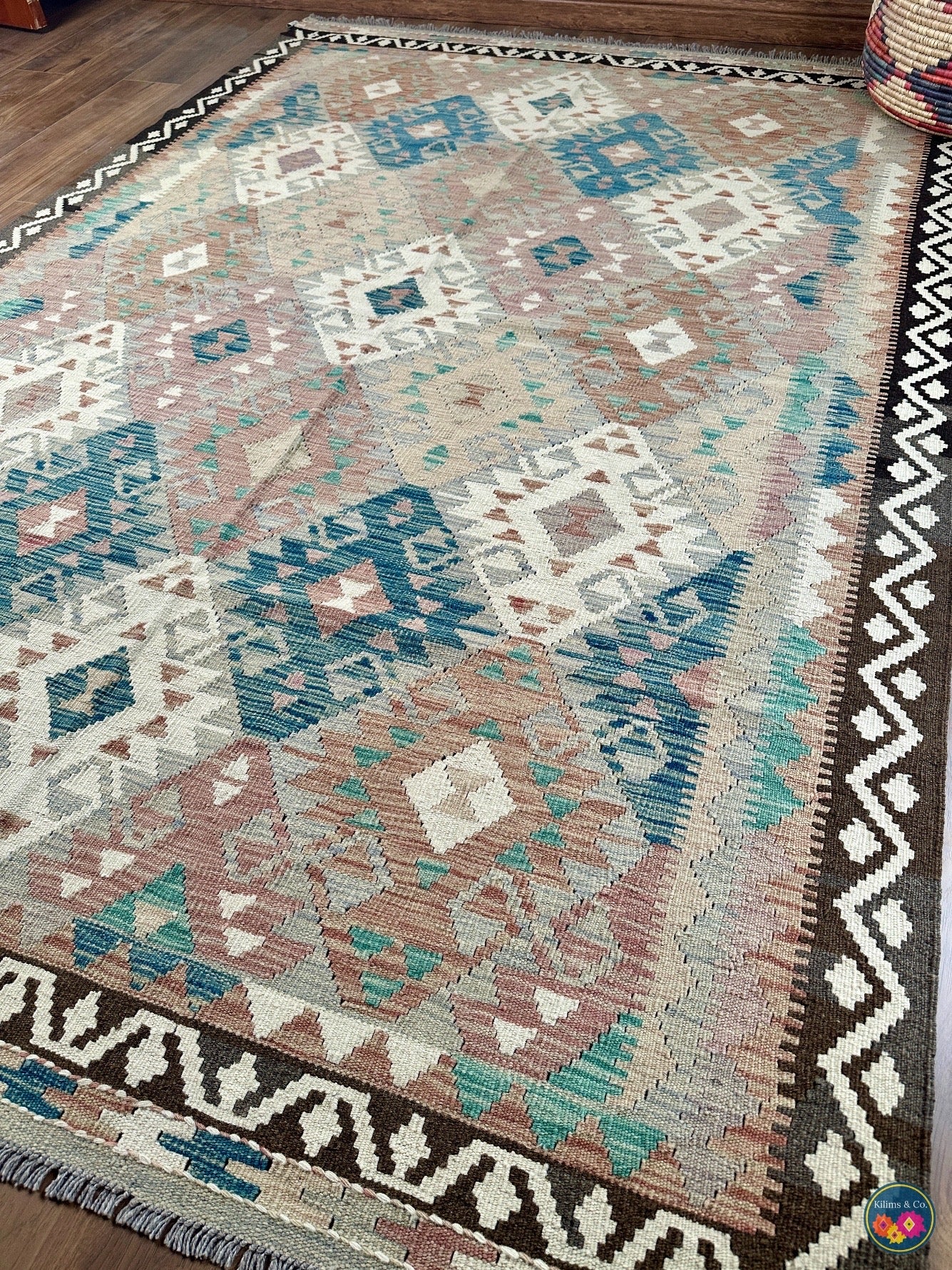 Pure Wool kilim 8ft 0in x 5ft 8in
