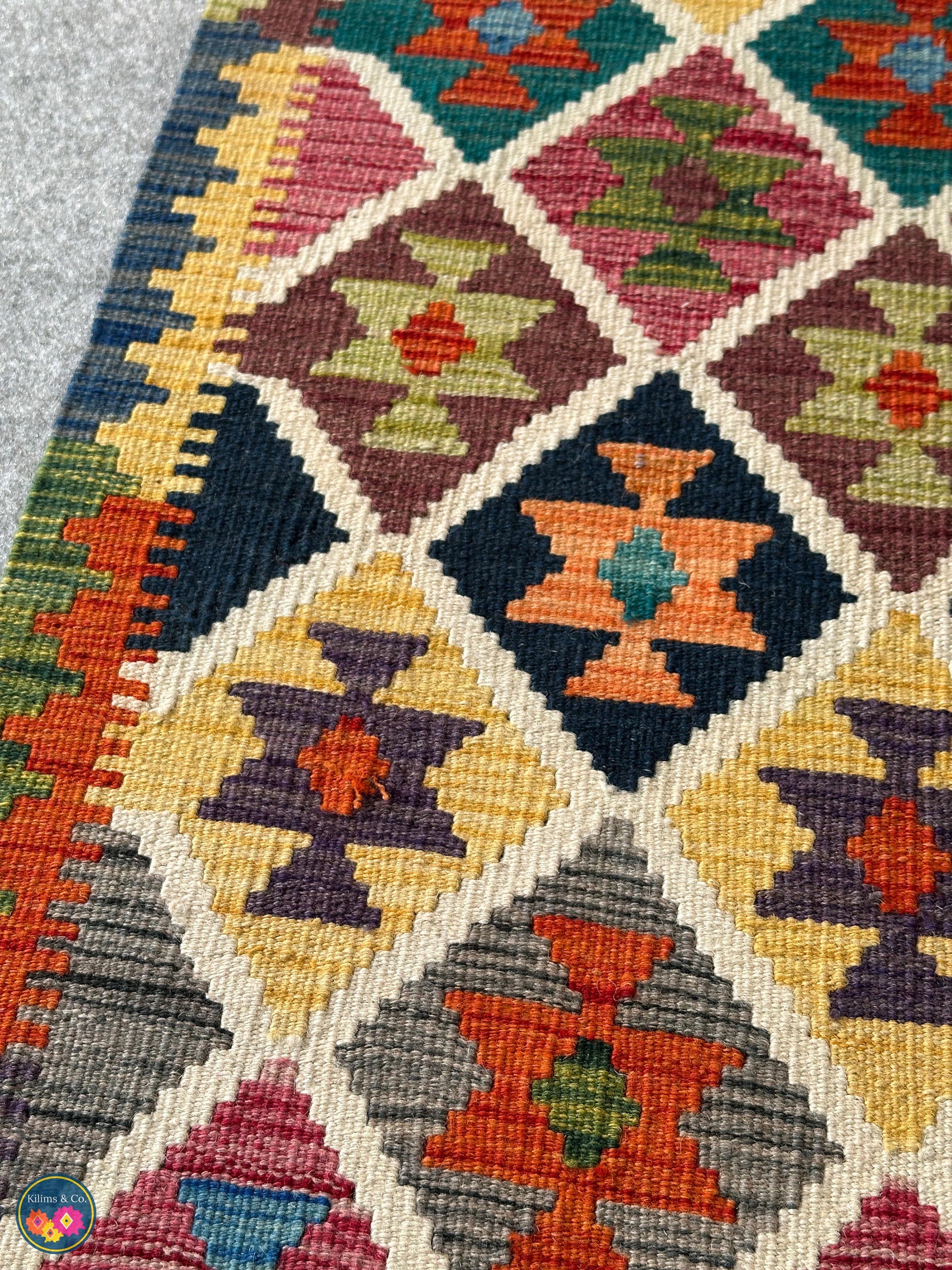 Table Runner (4’10” x 1'8”)