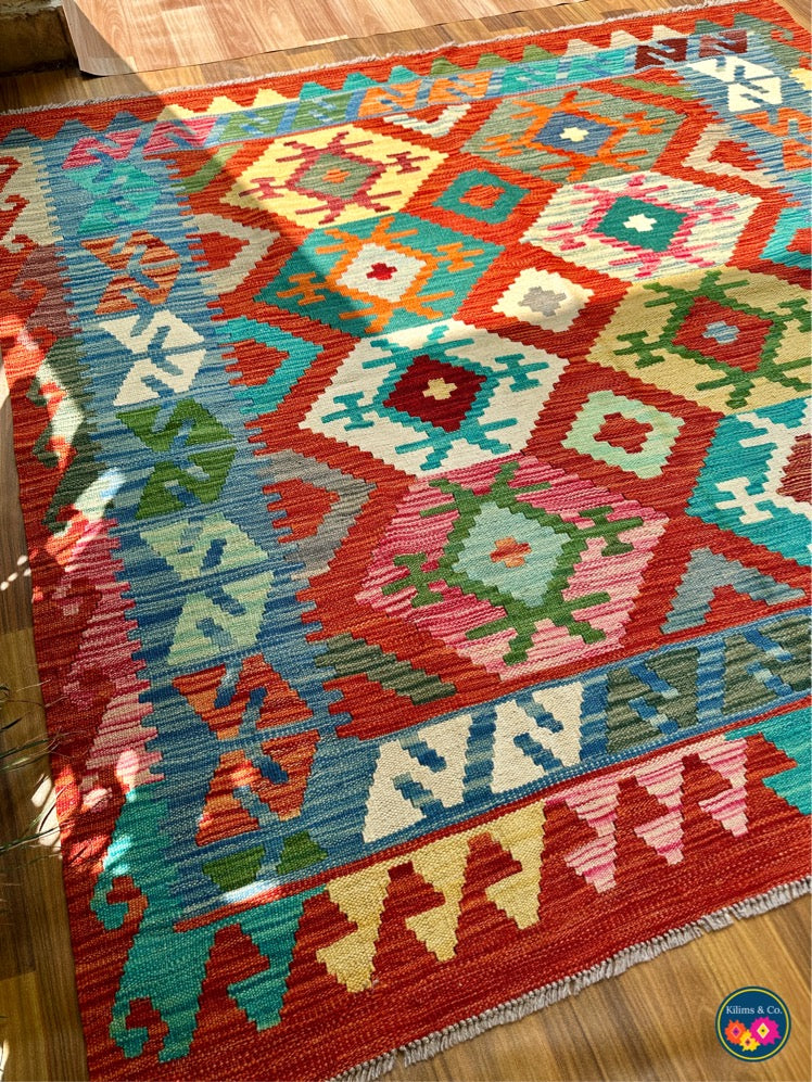 Square wool kilim 4’9x5’1
