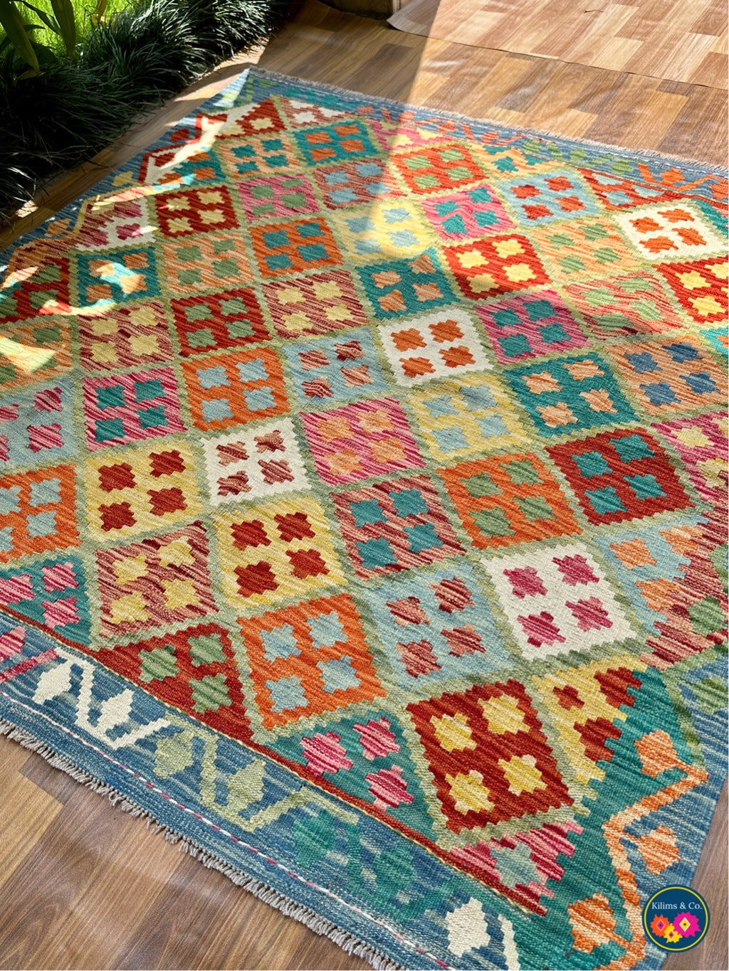 Square wool kilim 5’1x5’0