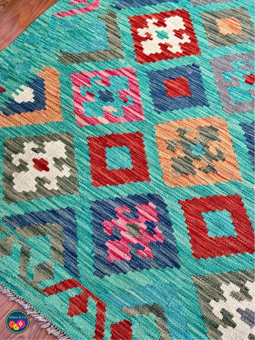Pure wool kilim 5'10”x4'2”