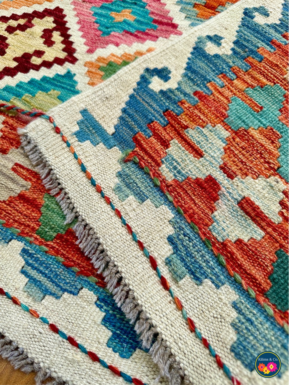 Square wool kilim 5’0x5’2