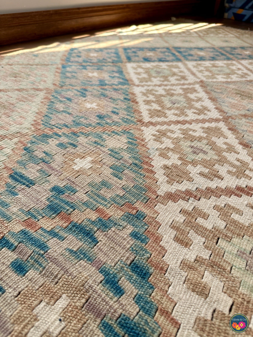 Pure Wool kilim 7ft 7in x 5ft 10in