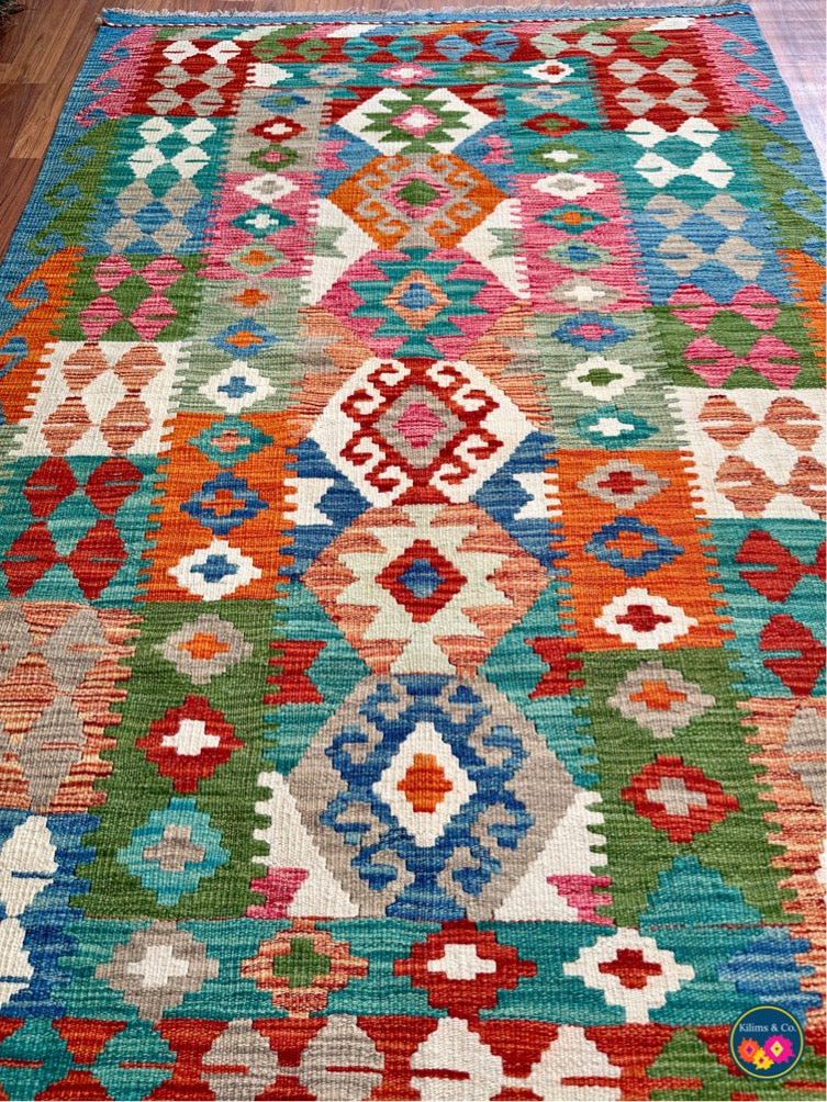 Pure wool kilim 5'6”x3'8”