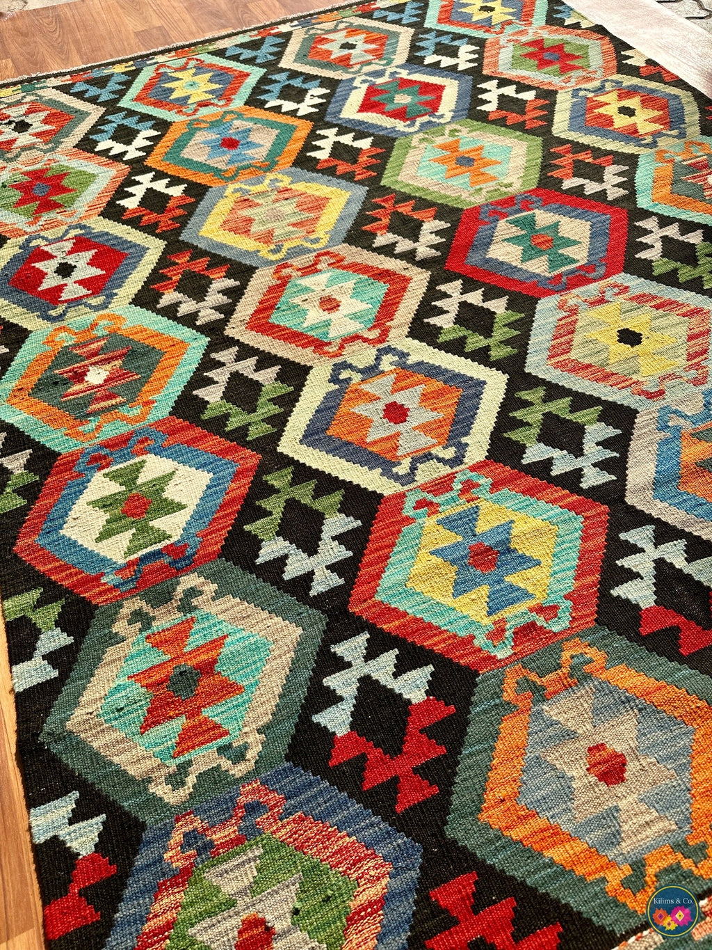 Pure wool kilim (6′8″ × 5′1″)