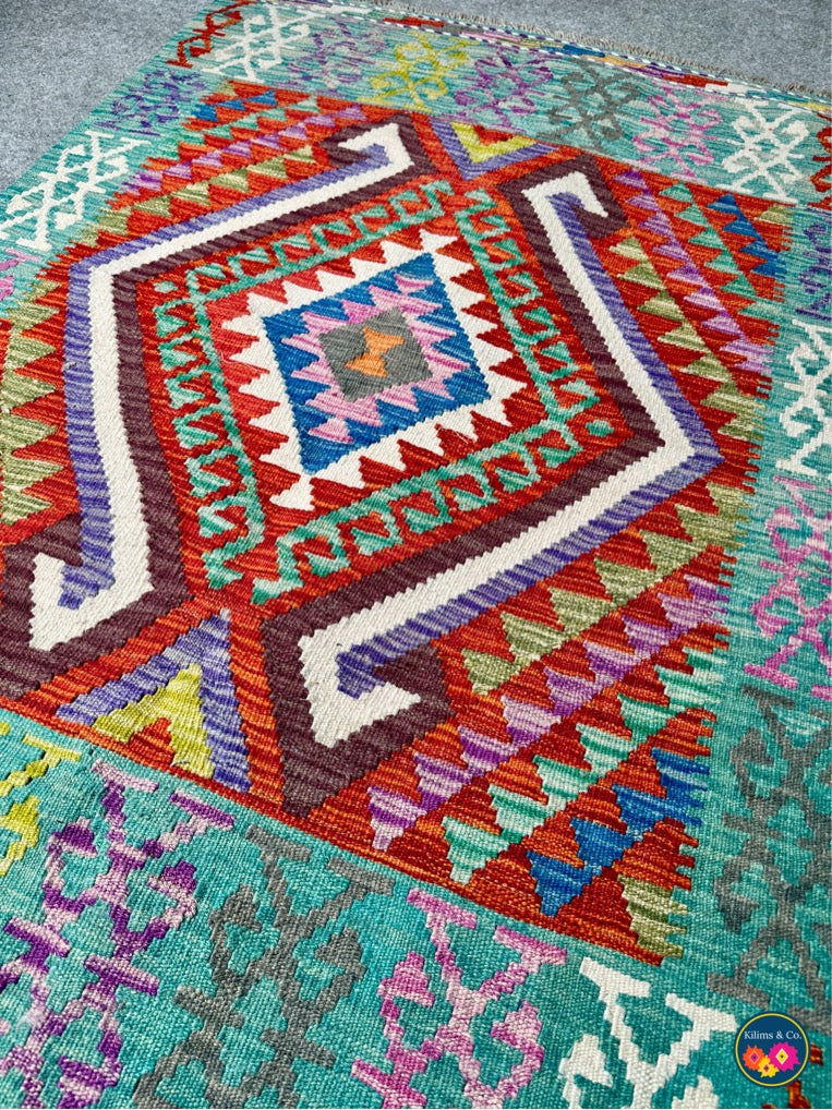 Pure wool kilim 4ft 10in x 3ft 4in