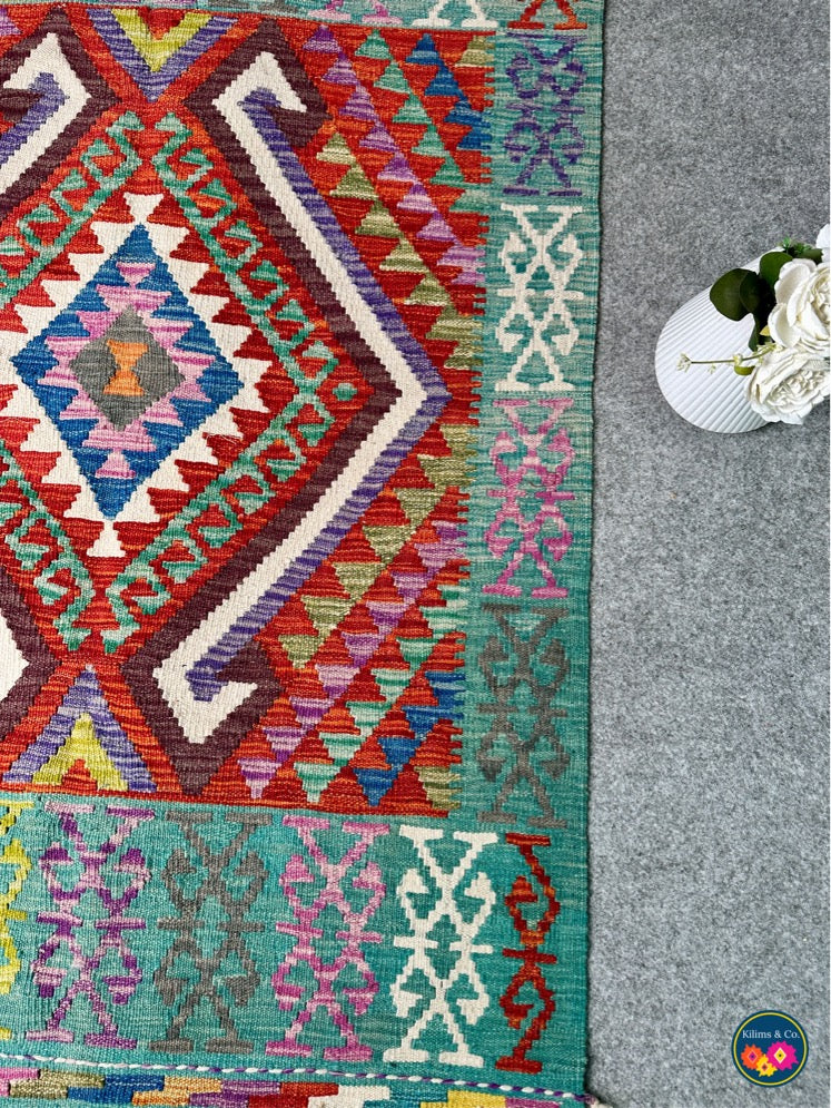 Pure wool kilim 4ft 10in x 3ft 4in