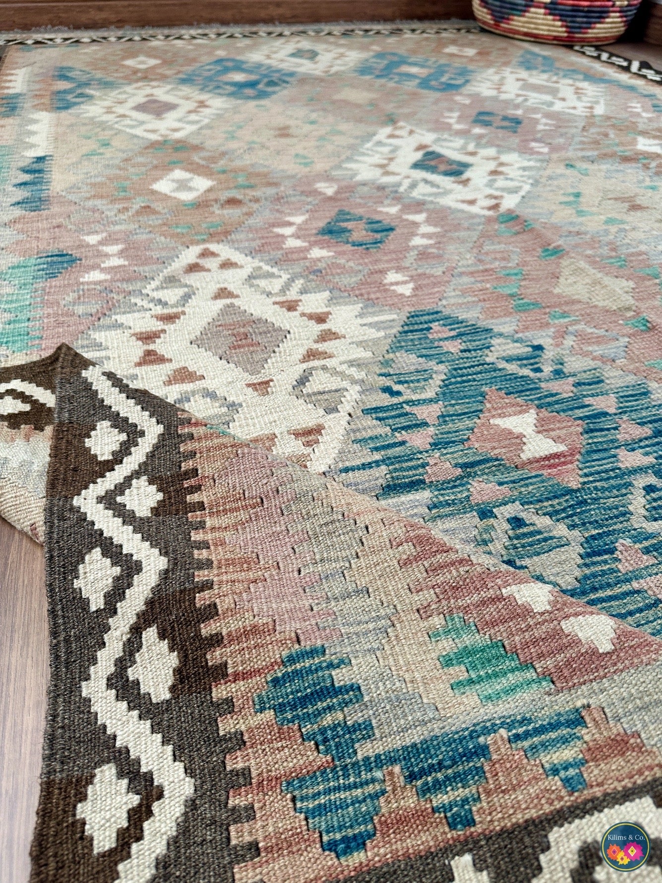 Pure Wool kilim 8ft 0in x 5ft 8in