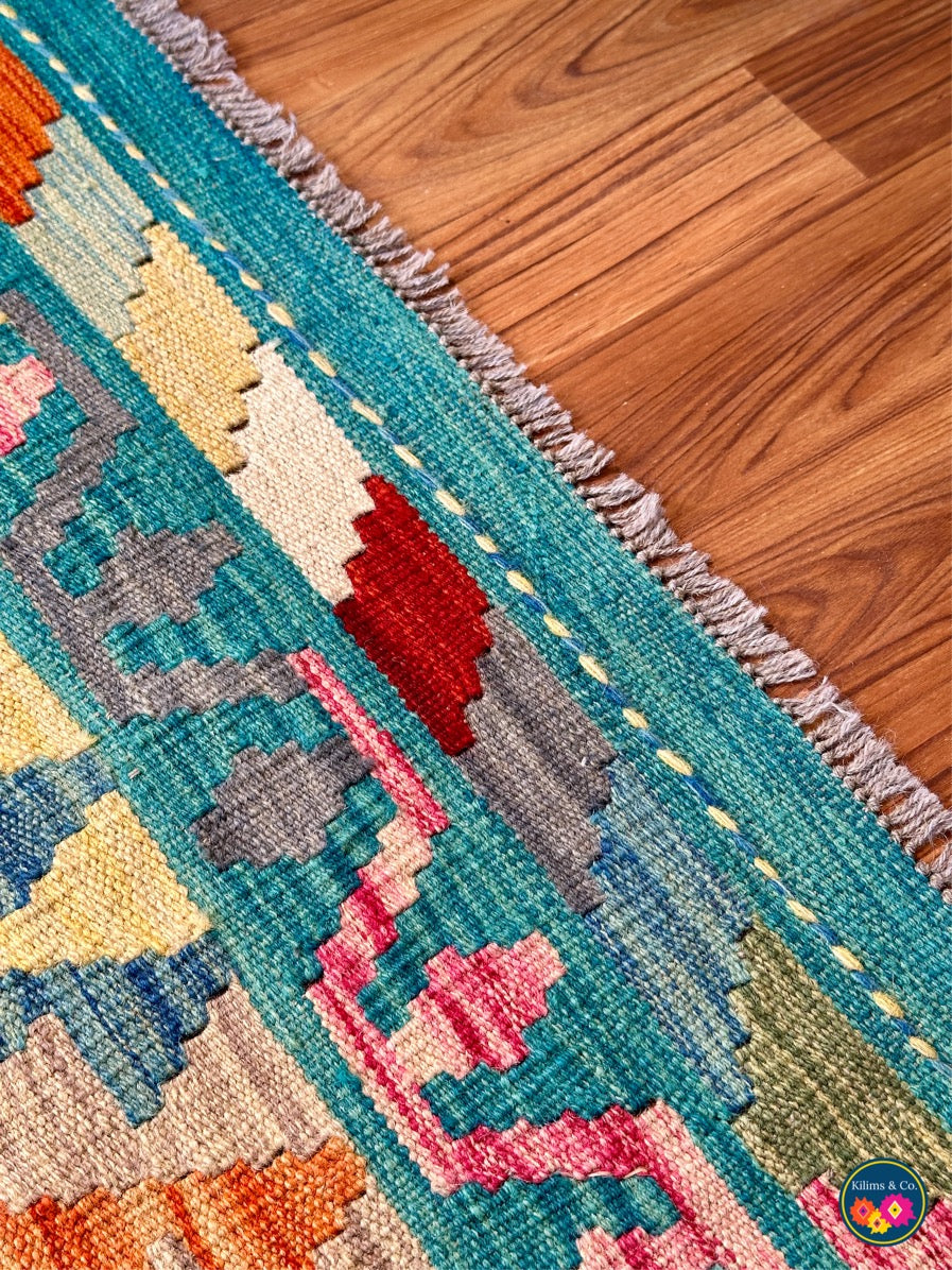 Pure wool kilim 5'10”x4'1”