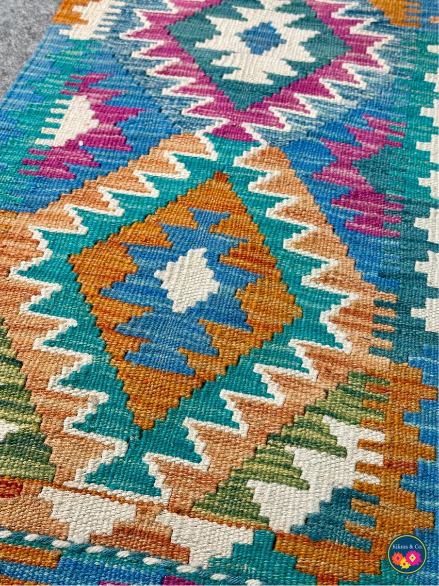 Table Runner (3’10" x 1'5")