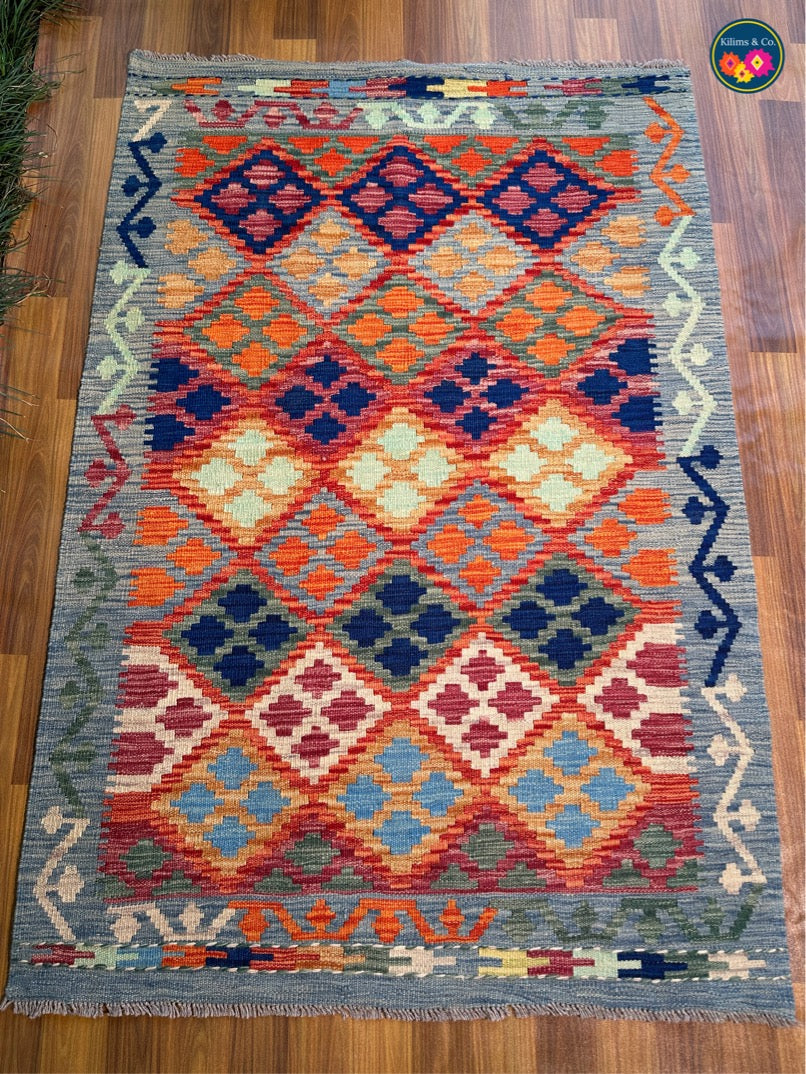 Pure wool kilim 4’11 x 3’4