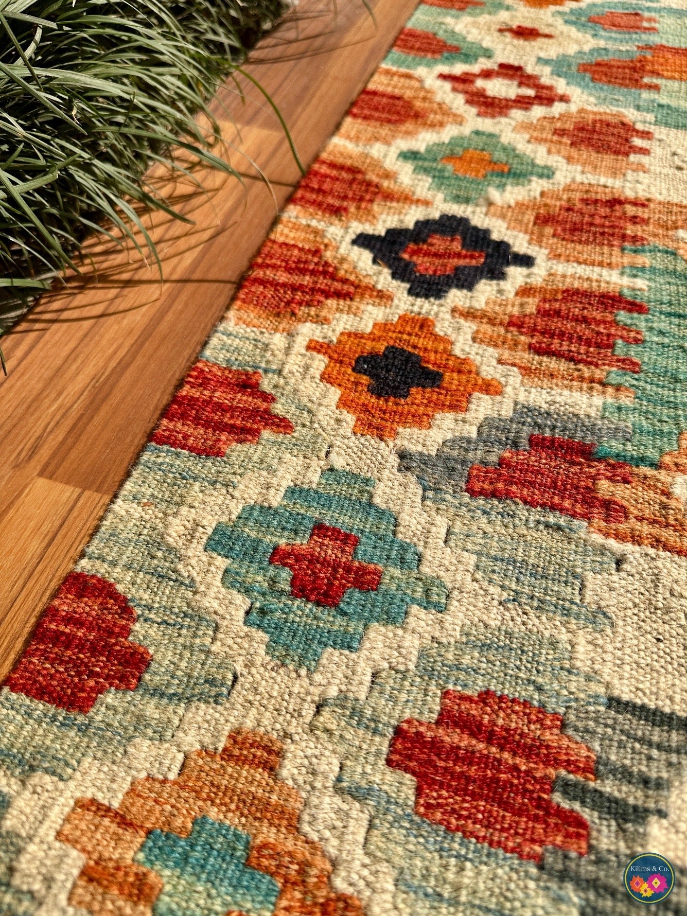 Pure wool kilim (6′8″ × 4′11″ )