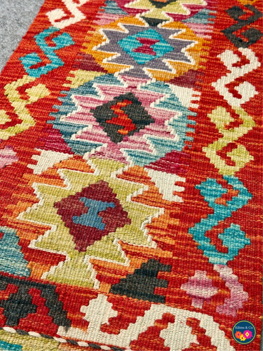 Table Runner (3’7" x 1'4")