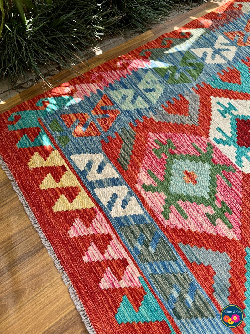 Square wool kilim 4’9x5’1