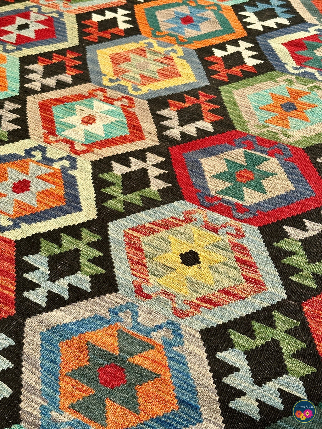 Pure wool kilim (6′8″ × 5′1″)