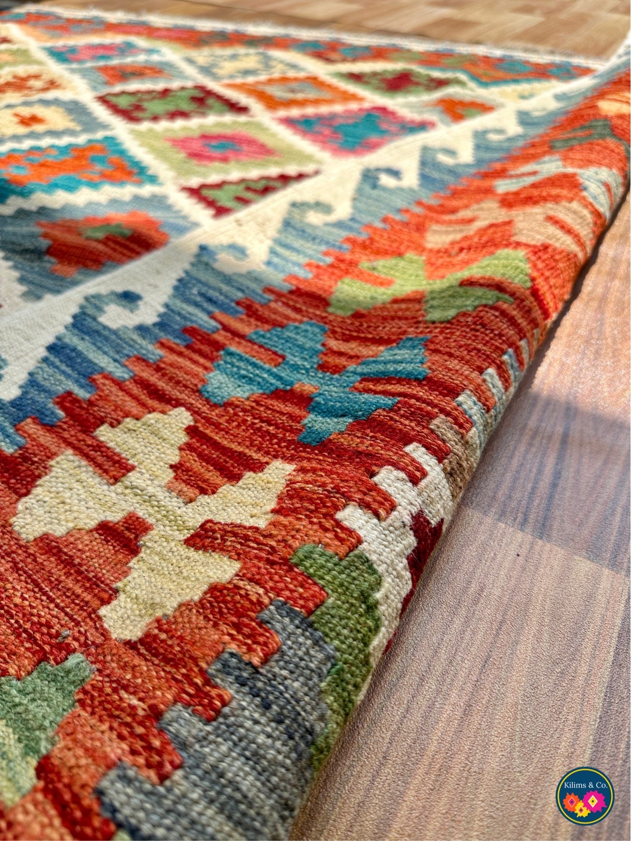 Square wool kilim 5’0x5’2
