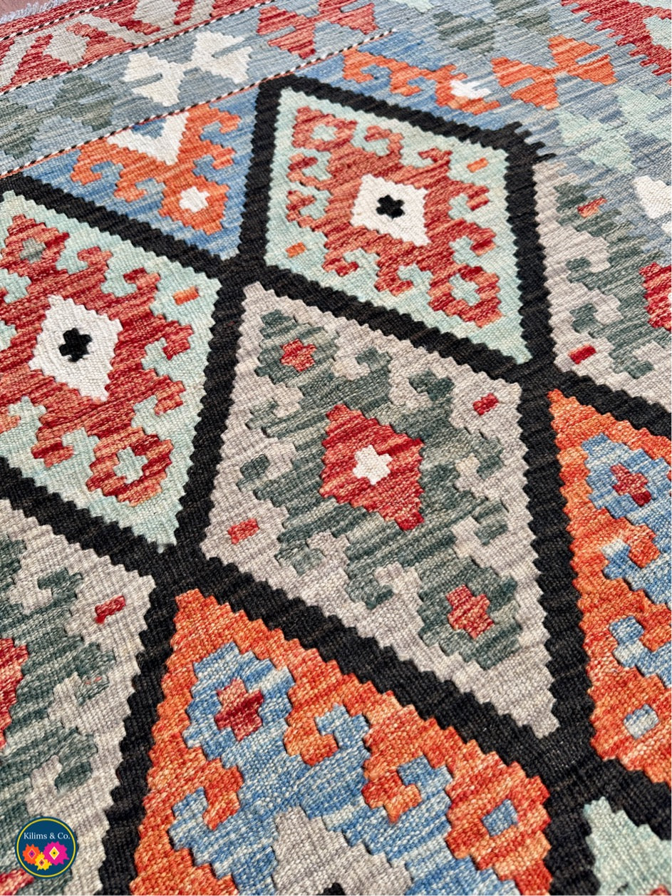 Pure wool kilim 5'8”x4'2”
