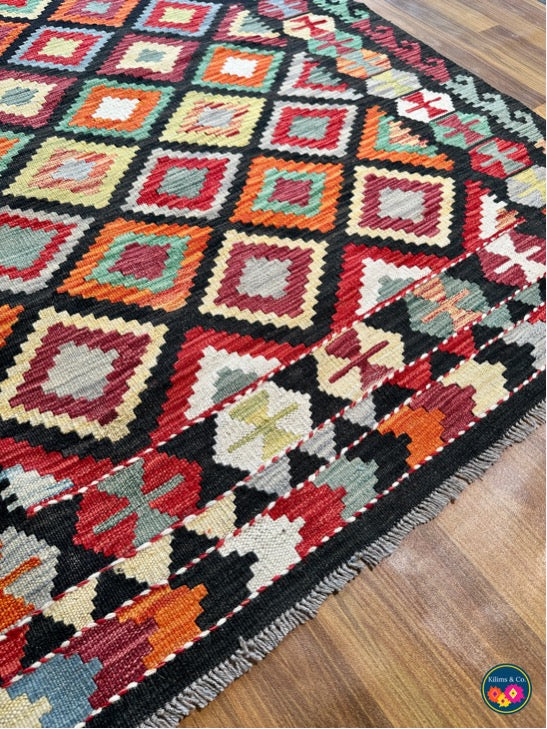 Pure wool kilim 5'9"x4'2"