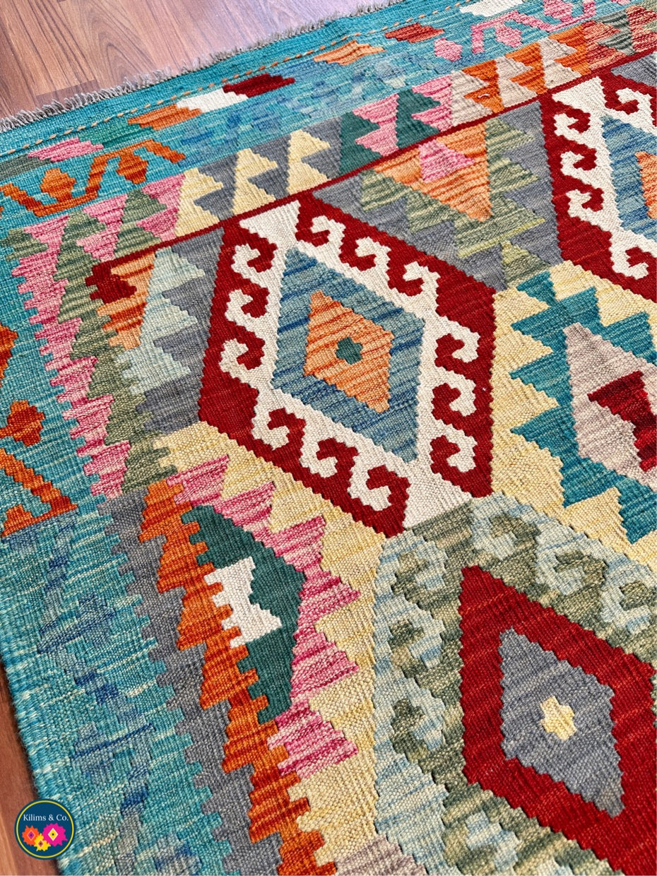 Pure wool kilim 5'10”x4'1”