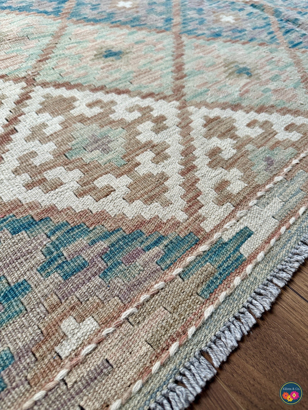 Pure Wool kilim 7ft 7in x 5ft 10in