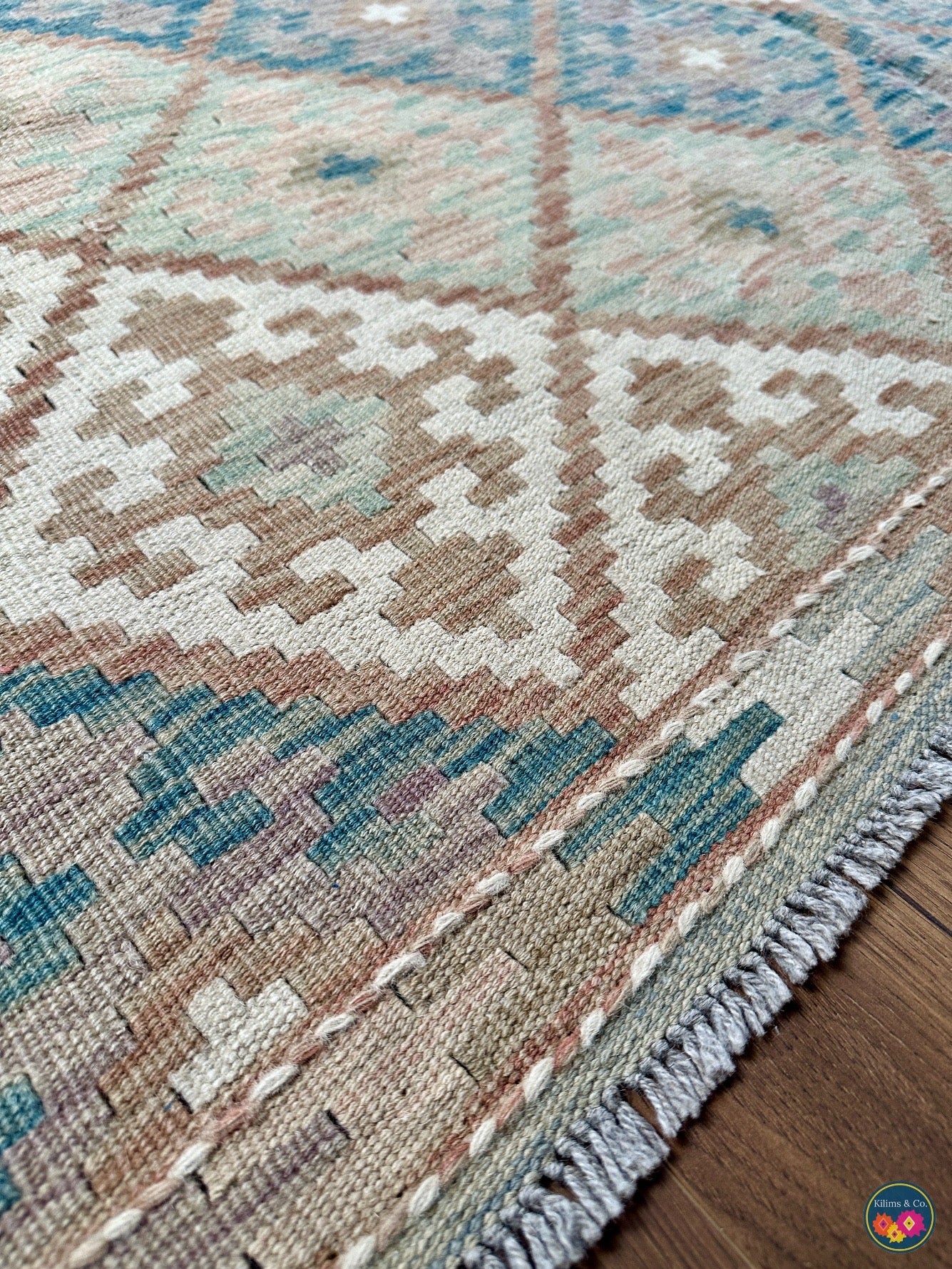 Pure Wool kilim 7ft 7in x 5ft 10in