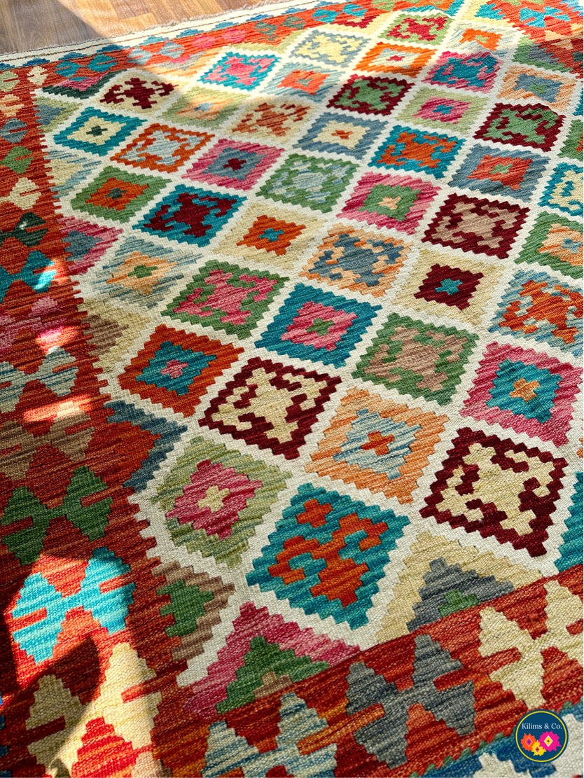 Square wool kilim 5’0x5’2