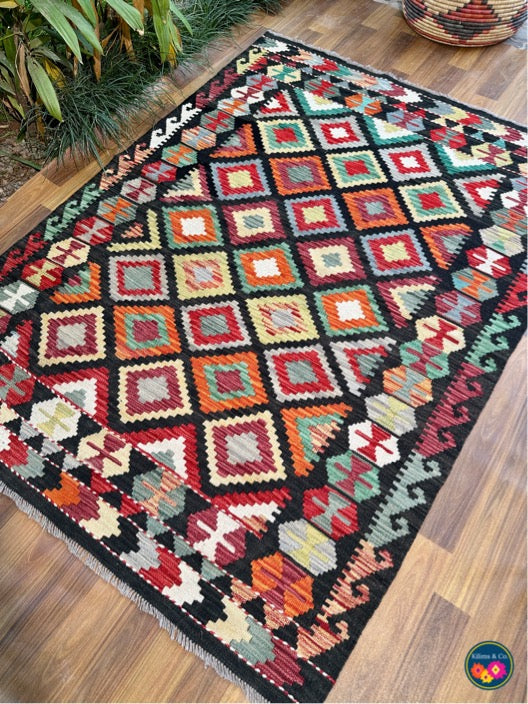Pure wool kilim 5'9"x4'2"