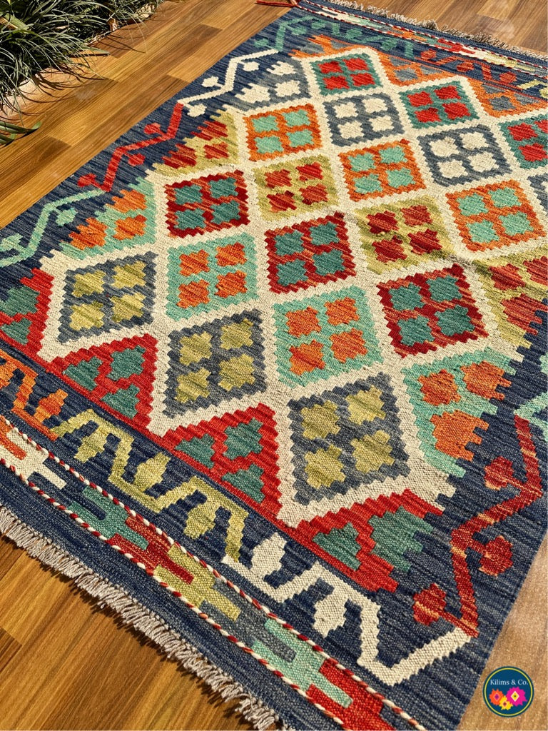 Pure wool kilim 4’10x3’5