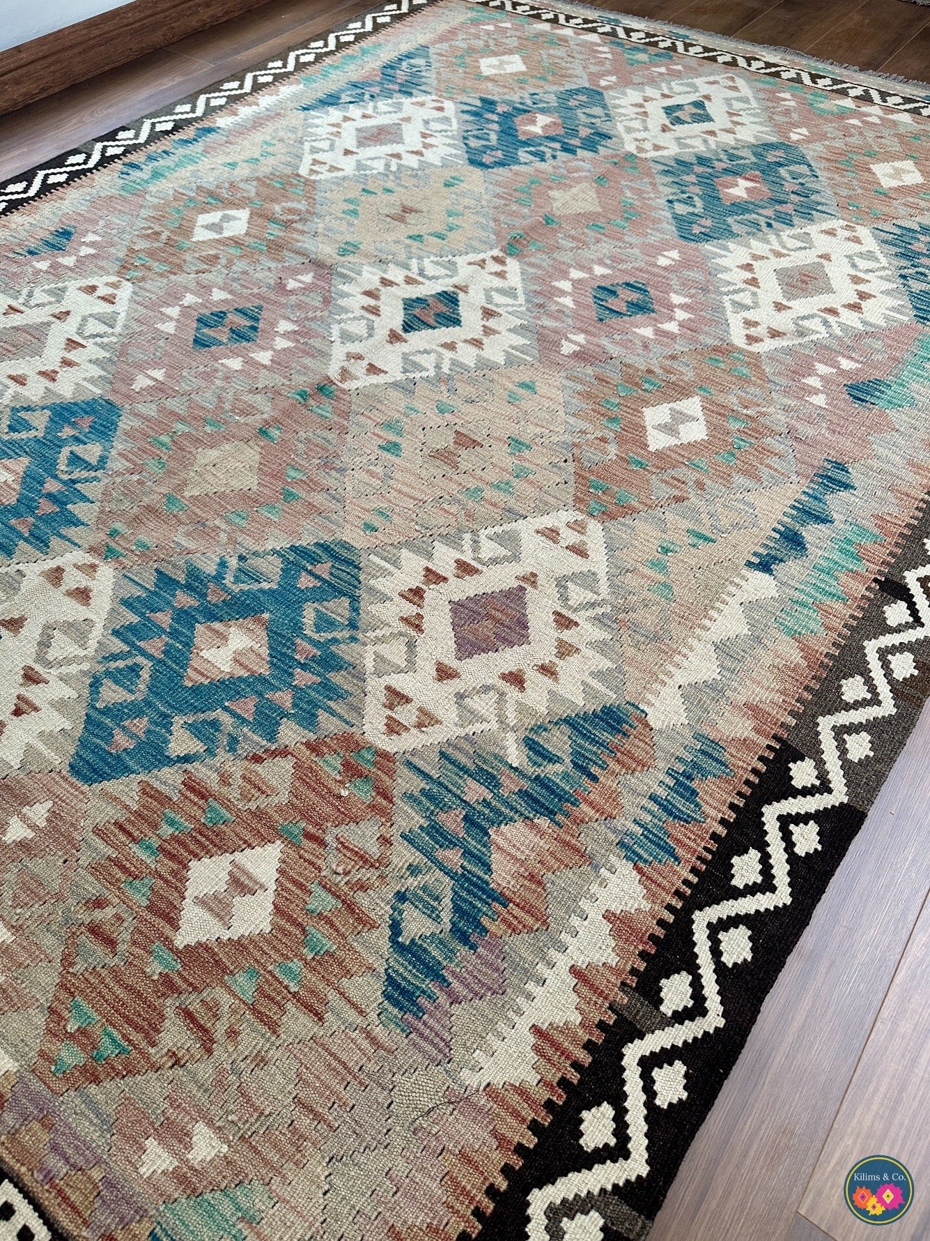 Pure Wool kilim 8ft 0in x 5ft 8in