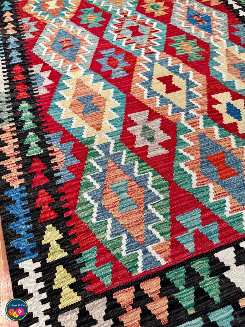 Pure wool kilim 5'11”x4'2”