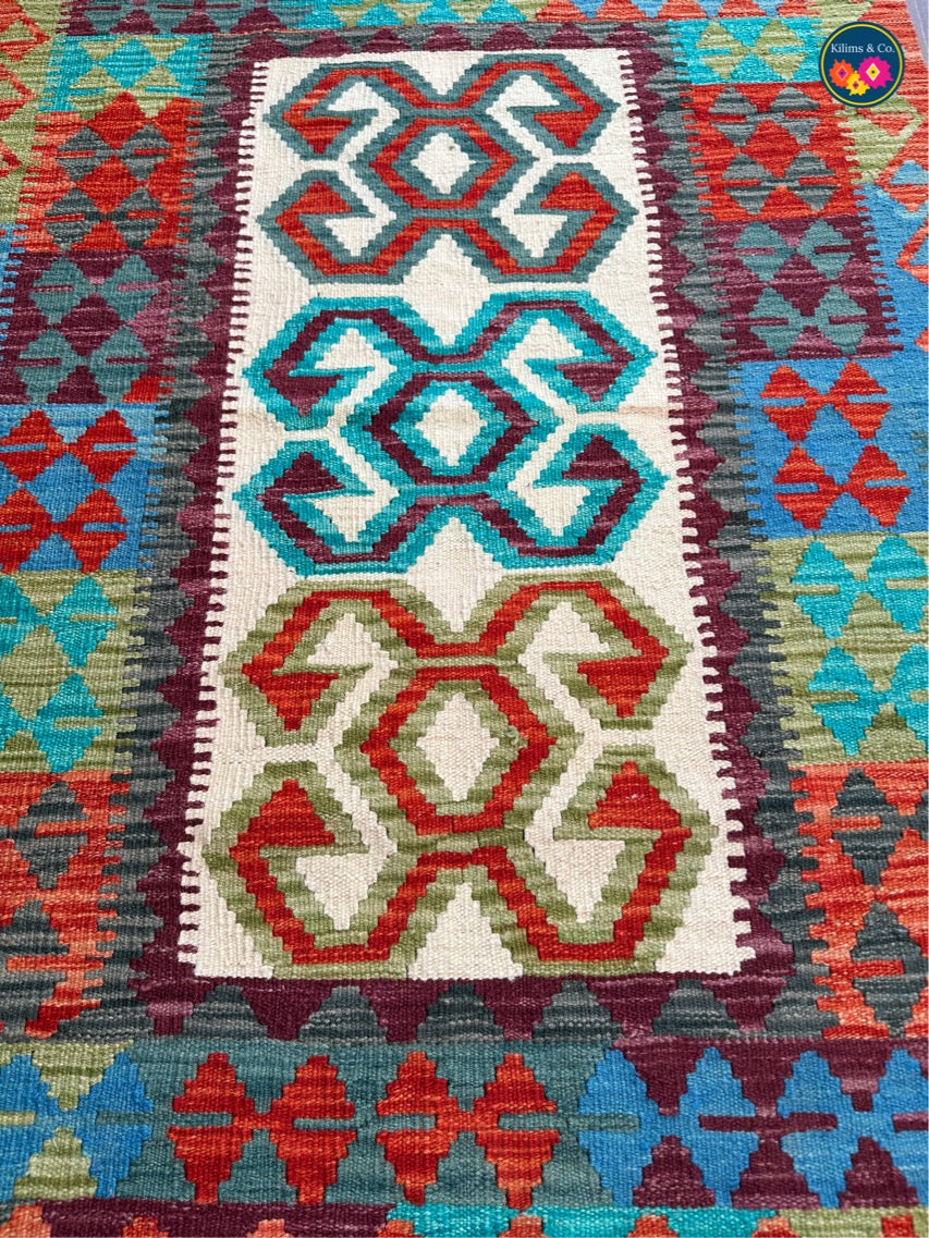 Pure wool kilim 4ft 11in x 3ft 6in