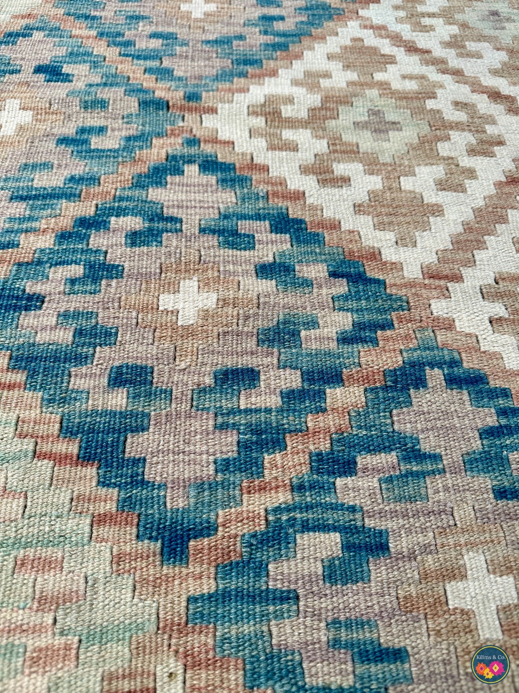 Pure Wool kilim 7ft 7in x 5ft 10in