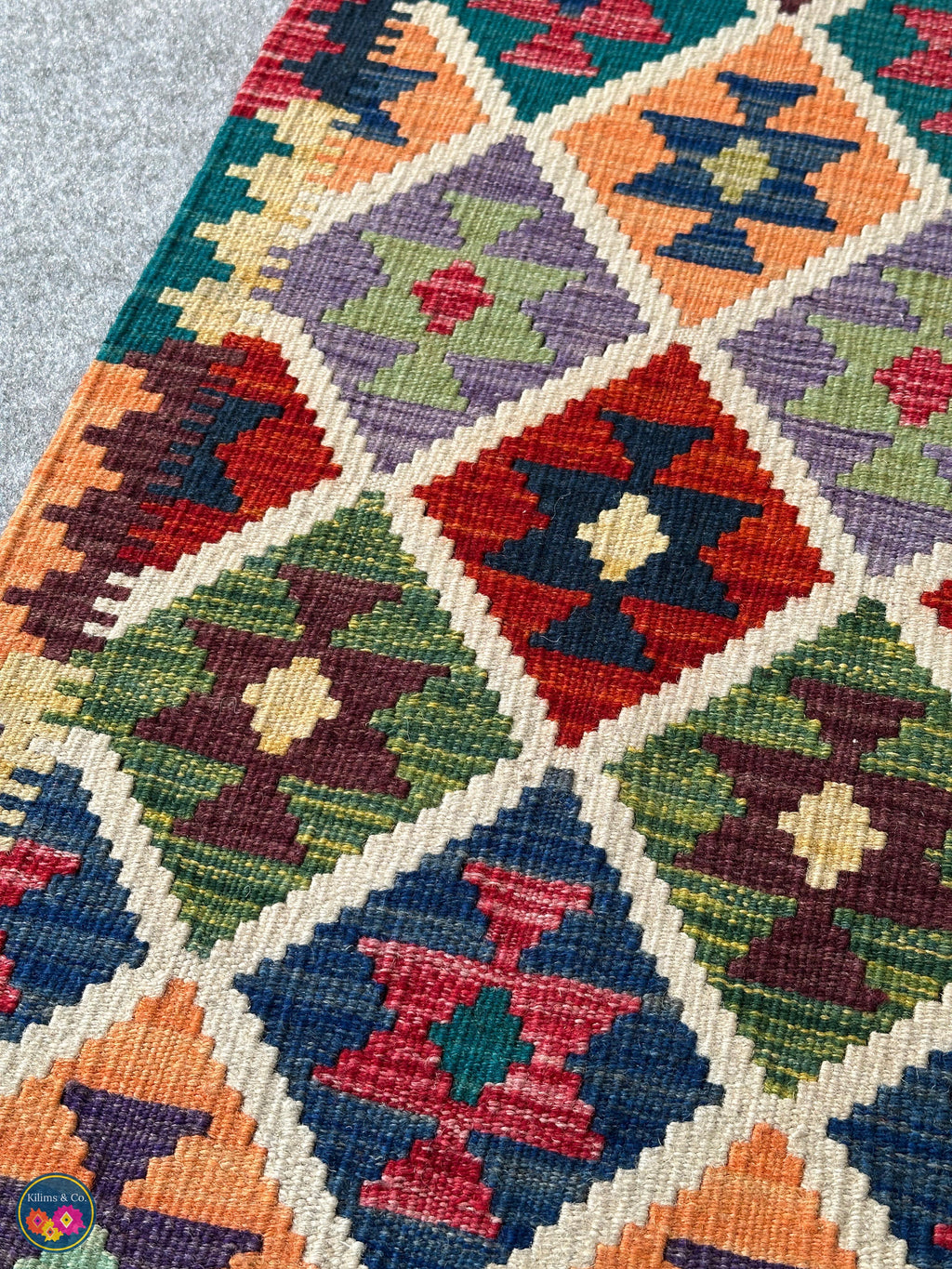 Table Runner (4’11” x 1'8”)