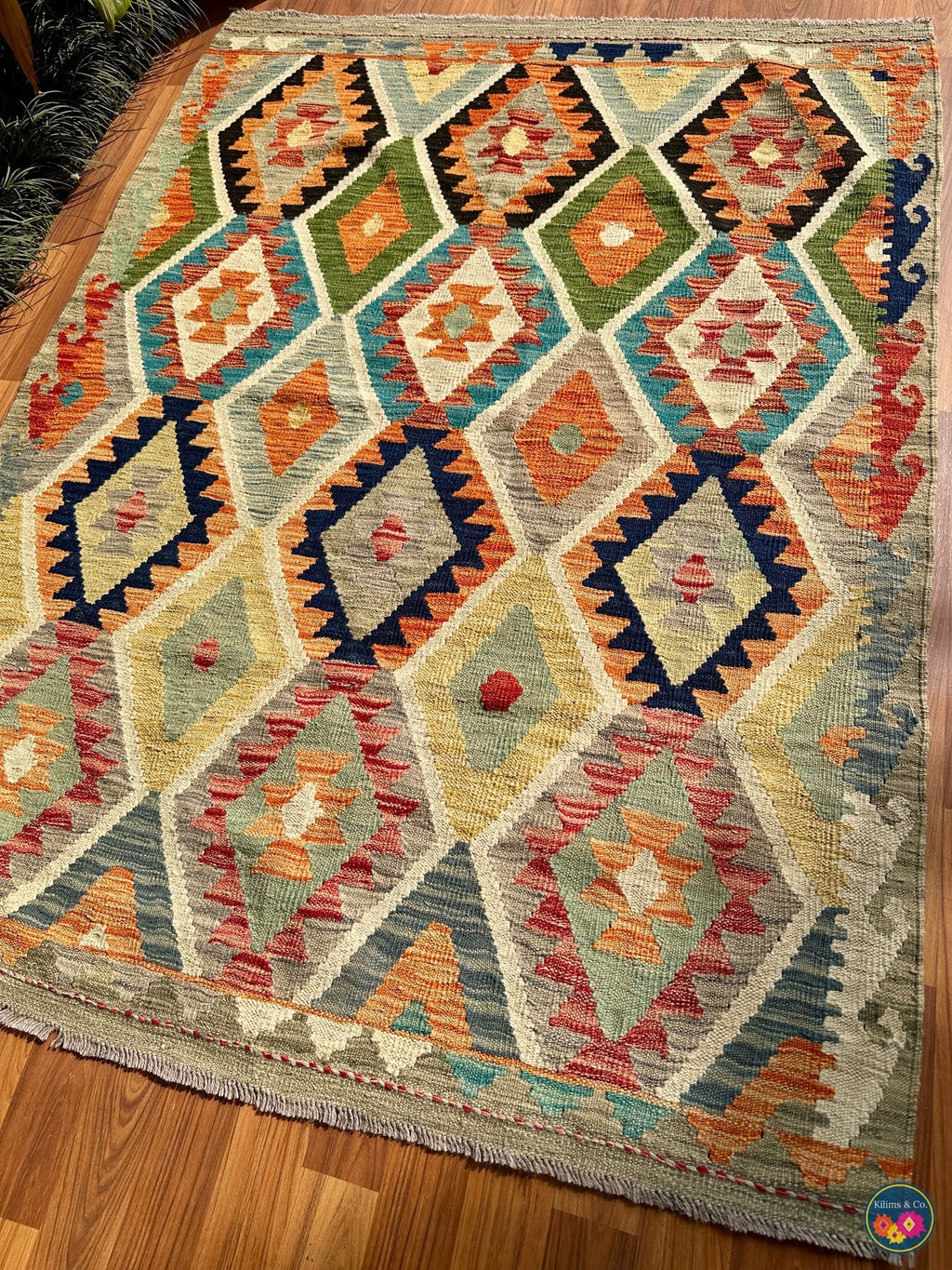 Pure wool kilim (6′2″ × 4′1″)