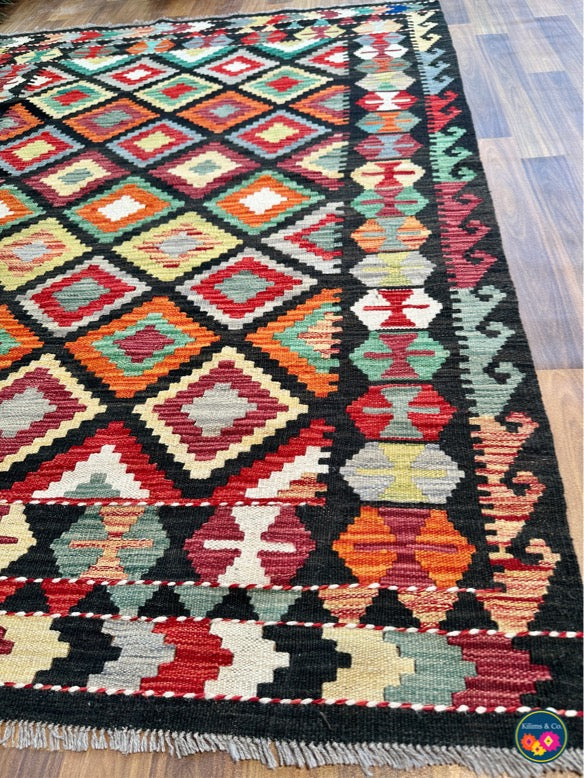 Pure wool kilim 5'9"x4'2"