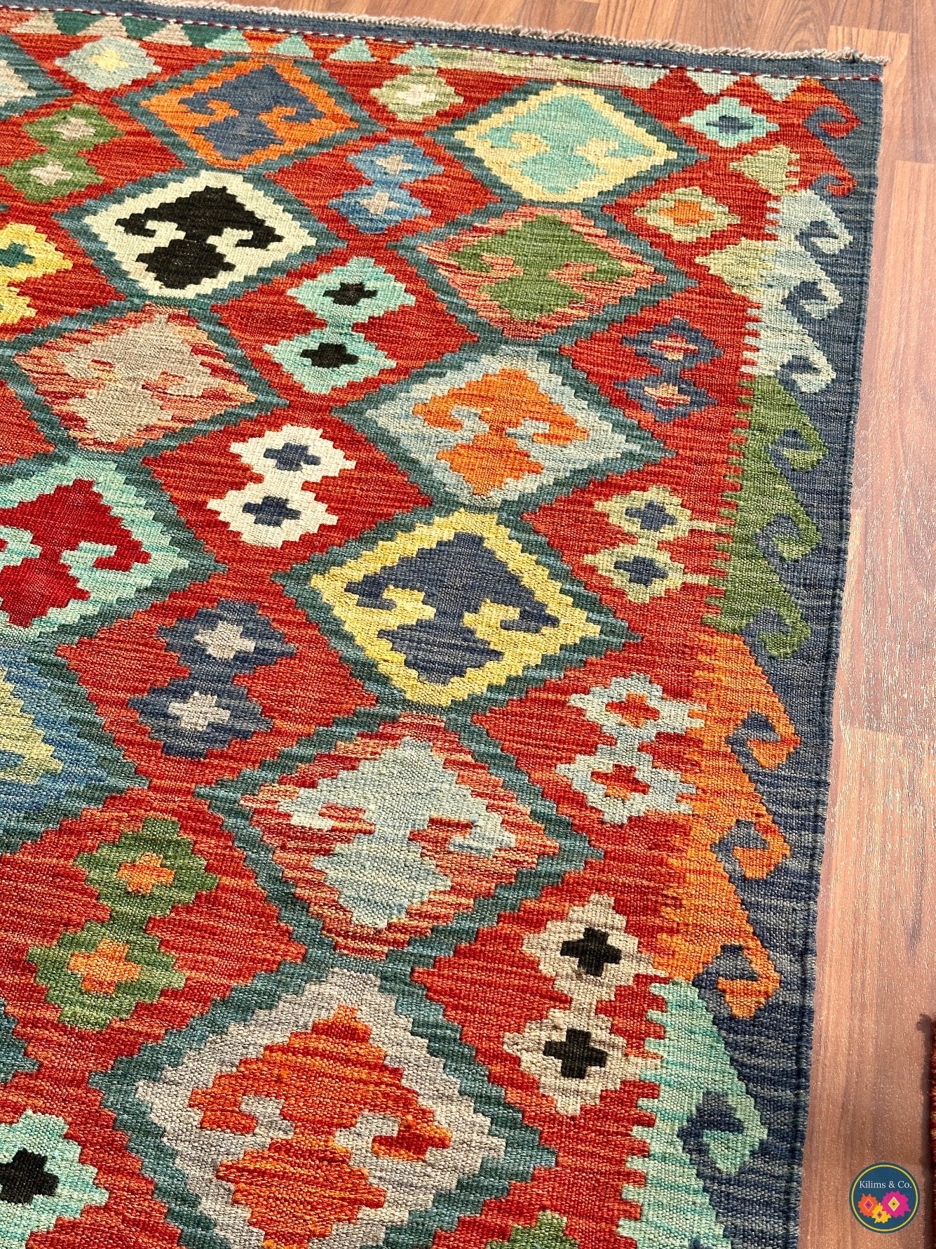 Pure wool kilim (6′5″ × 5′0″)