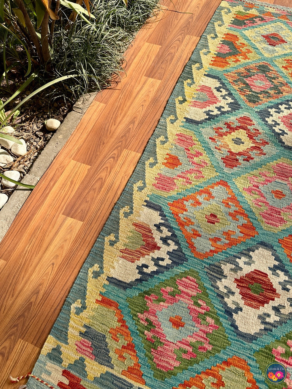 Pure wool kilim (5′9″ × 4′2″)