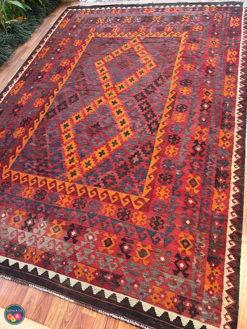 Pure Wool kilim 9ft 8in x 6ft 11in