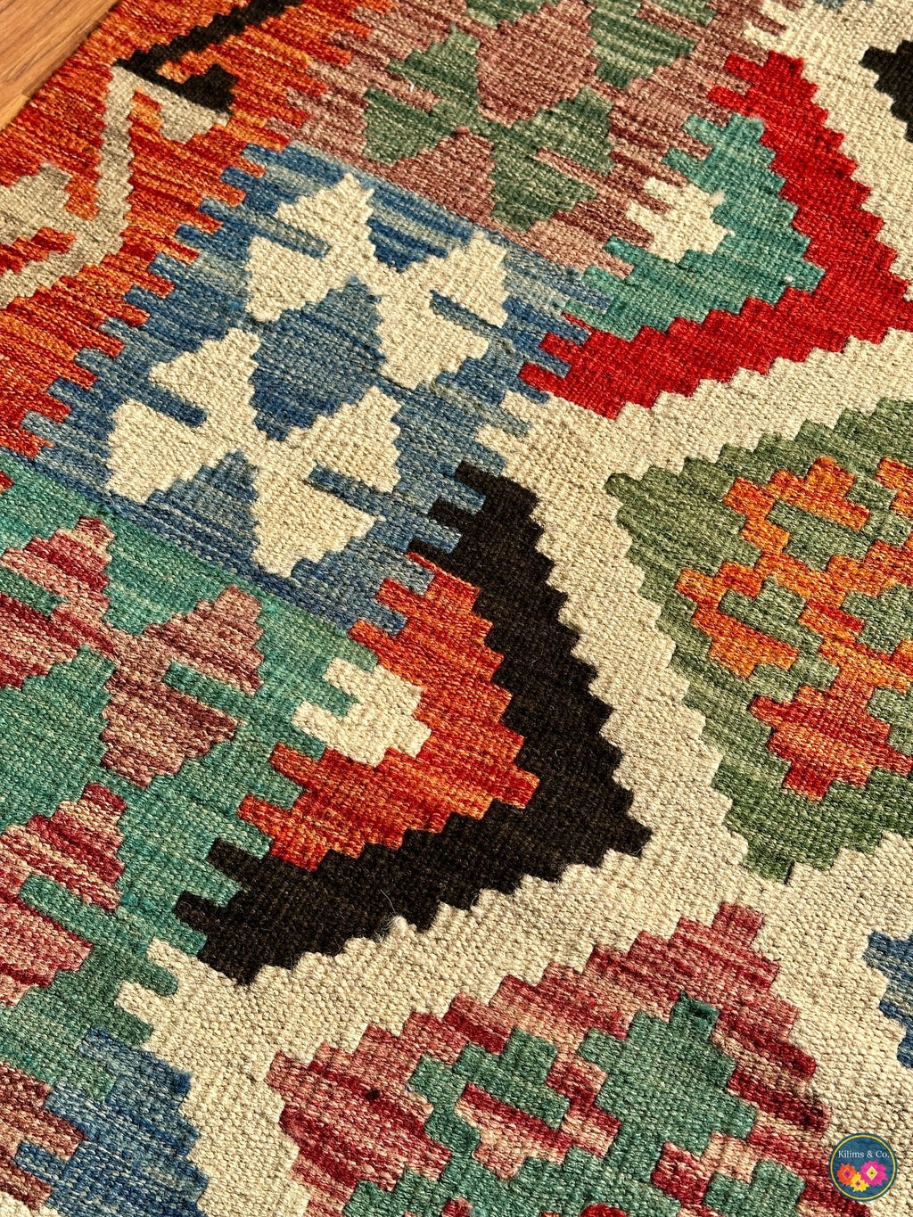 Pure wool kilim (6′7″ × 5′2″ )