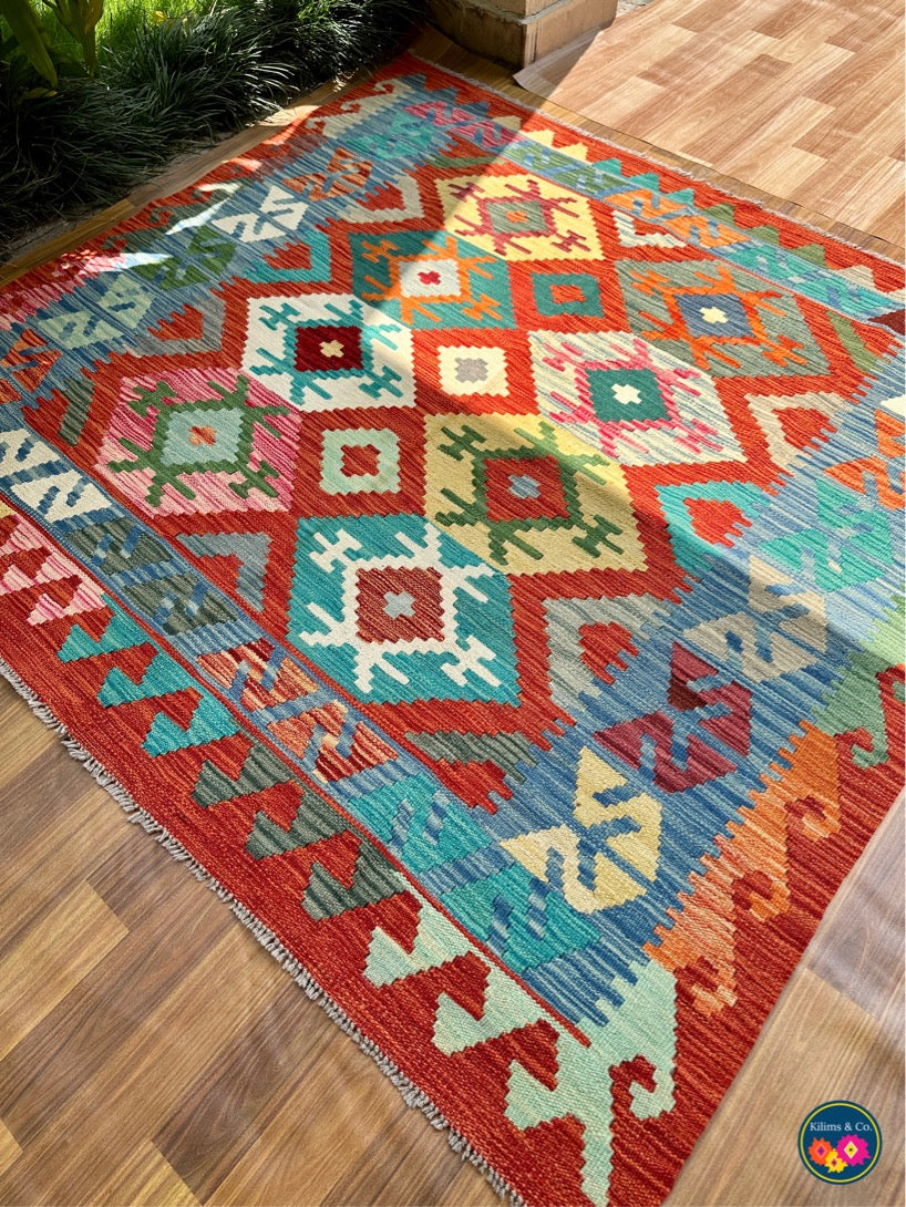 Square wool kilim 4’9x5’1