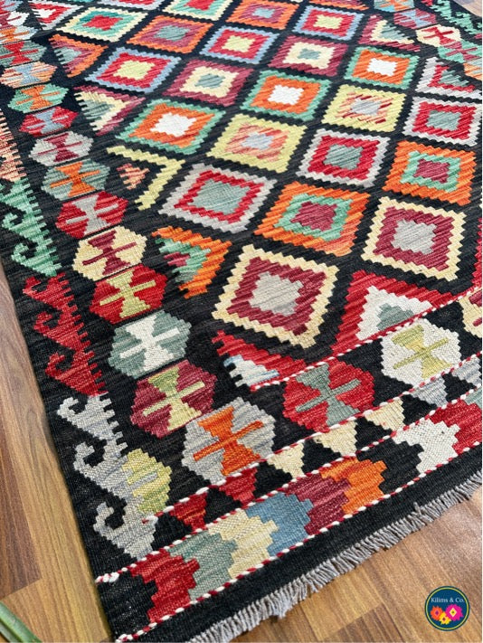 Pure wool kilim 5'9"x4'2"