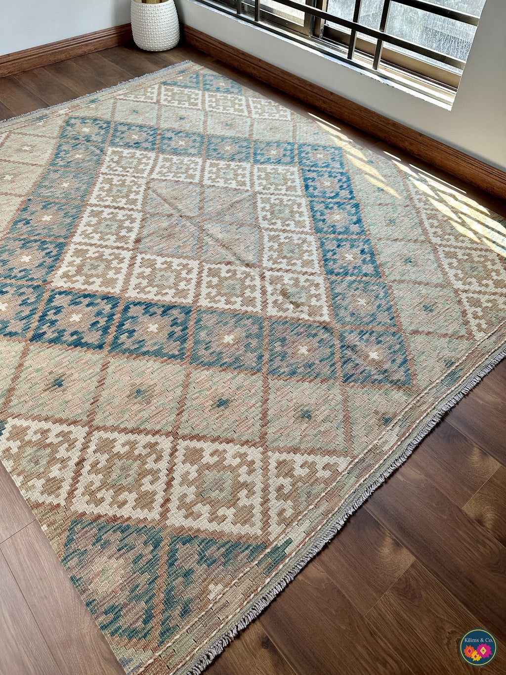 Pure Wool kilim 7ft 7in x 5ft 10in