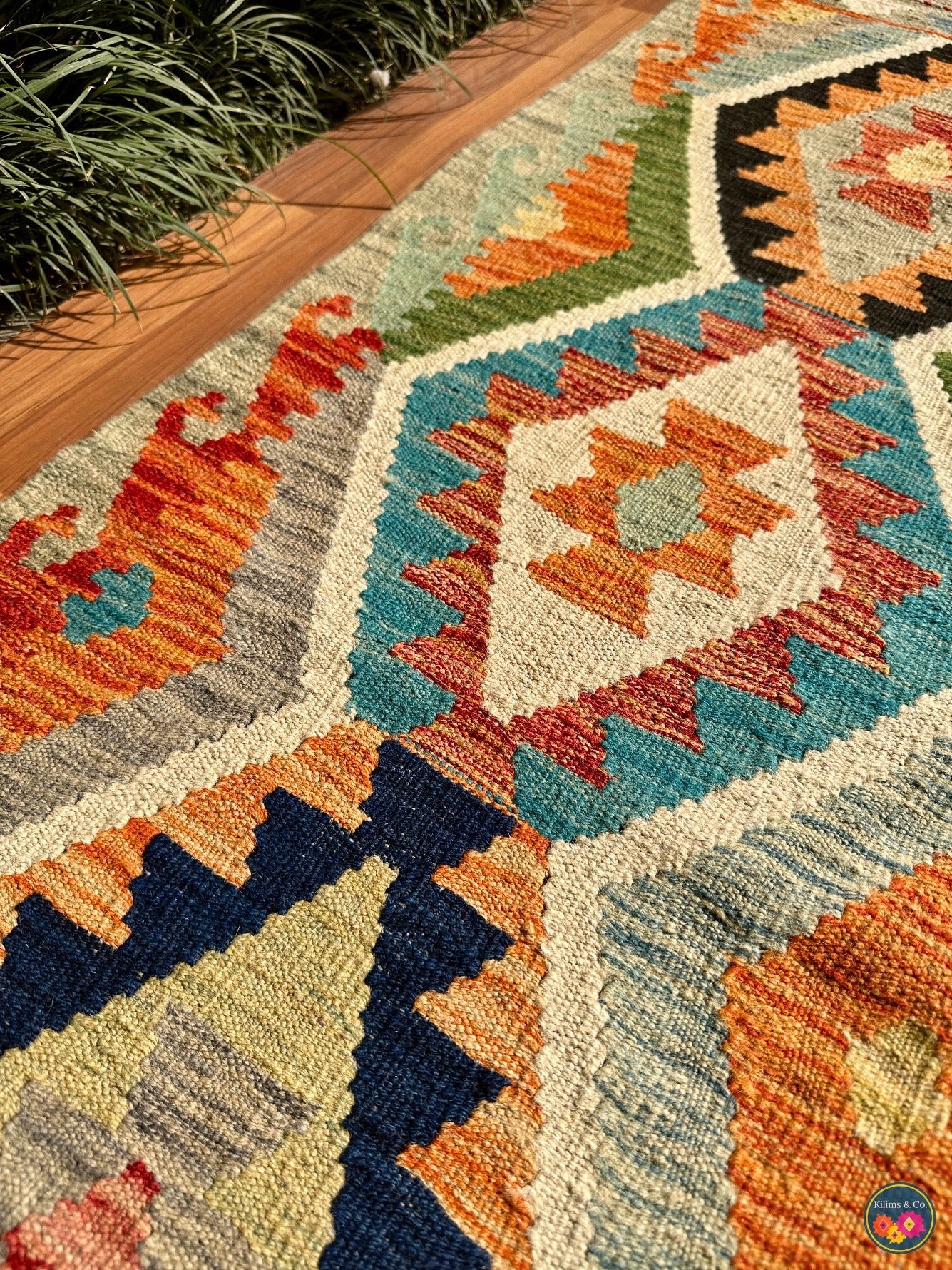Pure wool kilim (6′2″ × 4′1″)