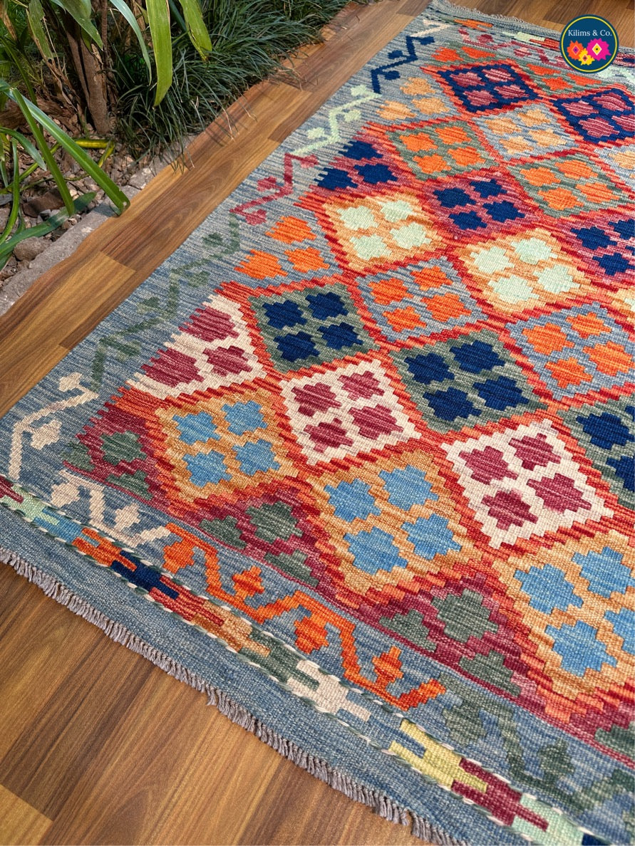 Pure wool kilim 4’11 x 3’4
