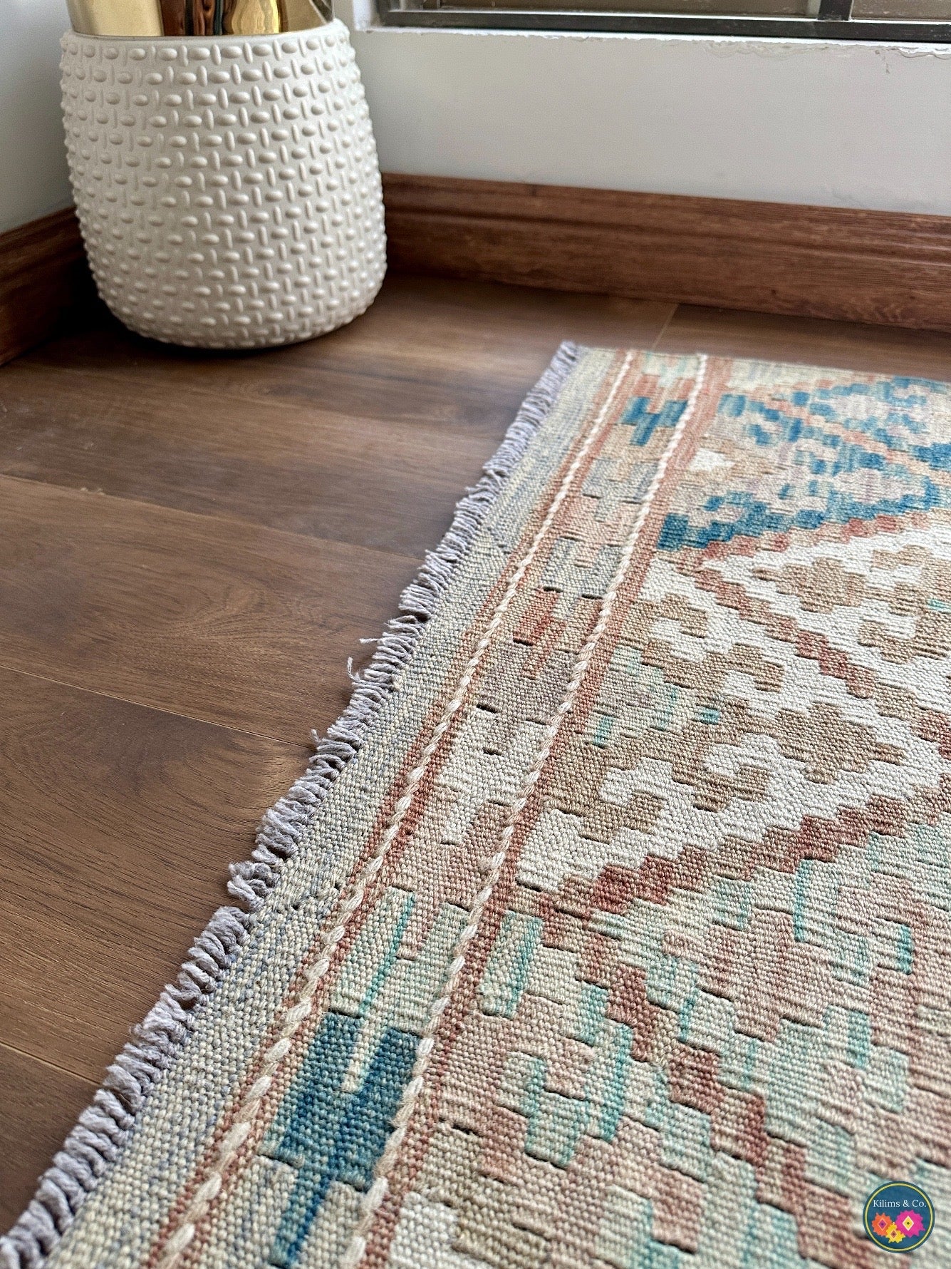 Pure Wool kilim 7ft 7in x 5ft 10in